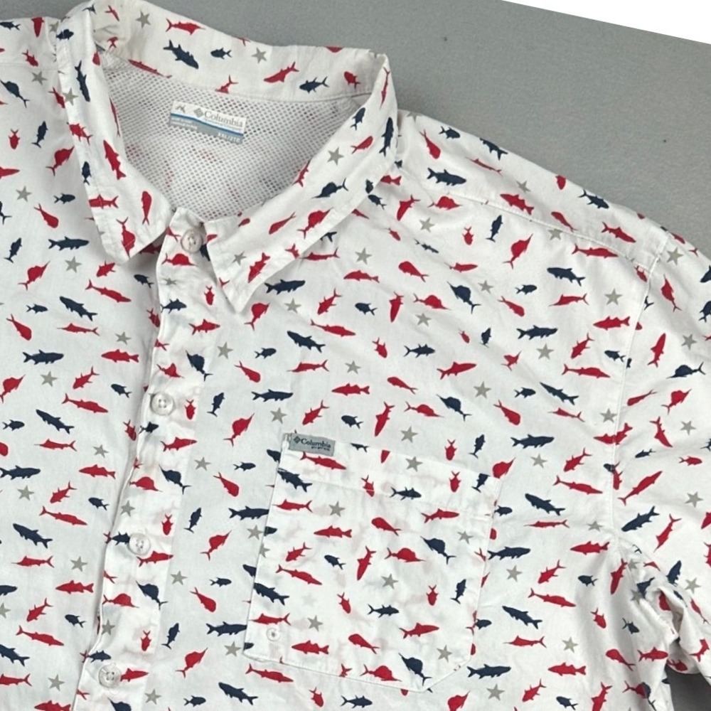 Columbia PFG Fishing Shirt Mens XXL White Red Blue Fish Vented Button Down